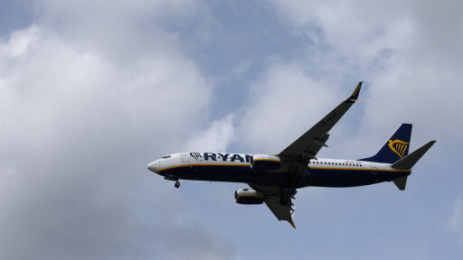 Ryanair обмисля затваряне на базата си в наша съседка
