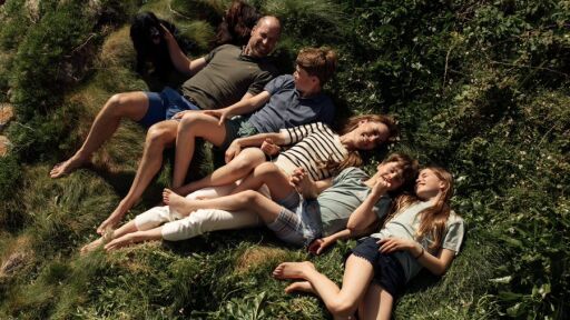 Снимка 15 години от сватбата на принц Уилям и Кейт Мидълтън - ето какво споделиха по случая (СНИМКИ)