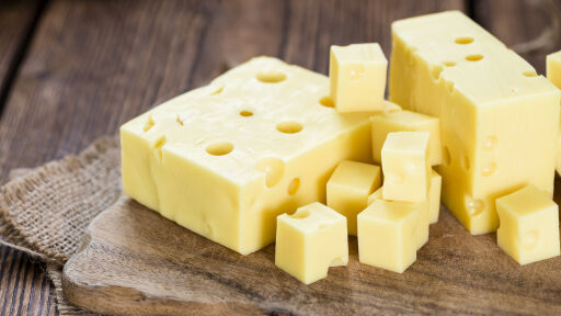 Защо изчезват типичните дупки в емблематичното сирене „Ементал“