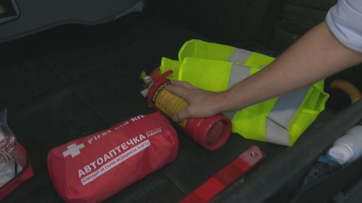 Заради недостиг на пазара: Гърция отложи новите аптечки в колите за 2027 г. 