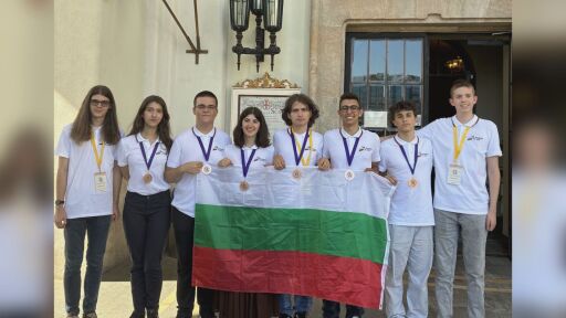 6 бронзови медала и почетна грамота за България от олимпиадата по лингвистика в Румъния