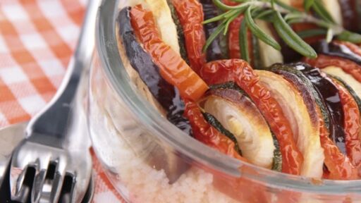 Снимка Постни рецепти на деня: 10 декември: Печени зеленчуци върху ориз