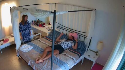 Натали: Изкушава ме с начина, по който ме гледа