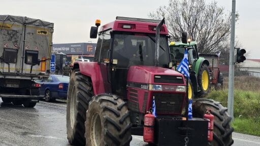 Продължава пълната блокада на границата с Гърция