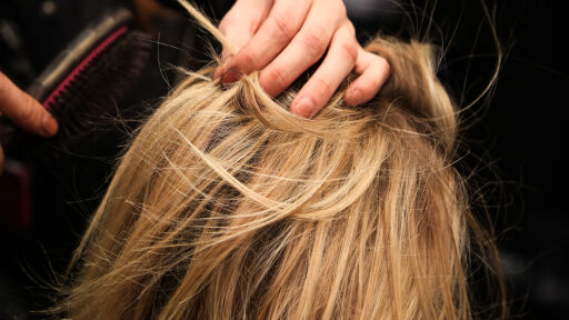 Снимка Eто как да се справим с наелектризирането на косата през зимния сезон (ВИДЕО)