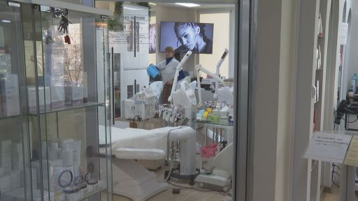 Нова правила: Задължителен тест за алергии преди всяко боядисване, на козметик - след бележка от лекар