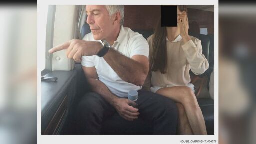 "Колкото по-млади, толкова по-добре": Жена, започнала да намира момичета за Епстийн, когато била на 16 г.