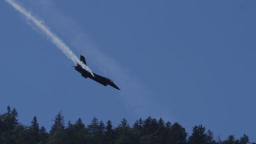 29 души загинаха, след като руски военен самолет се разби в скала в Крим