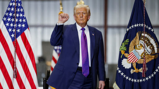 Тръмп атакува Върховния съд, като подготвя нови тарифи и лицензи