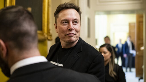 Илон Мъск даде вот на доверие на Tesla: Милиардерът закупи акции на компанията за 1 млрд. долара