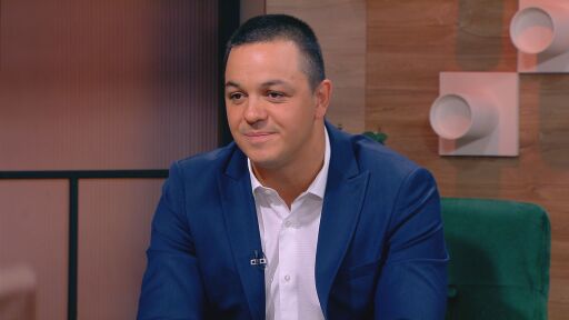„Отровни медузи, кит, големи риби и хипотермия“: Плувецът Цанко Цанков покори Северния канал