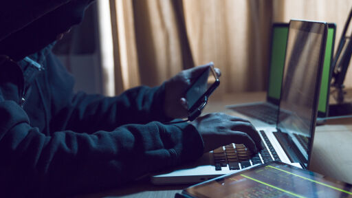 Китайски хакери манипулираха Claude AI и го накараха да пробие технологични компании и финансови институции