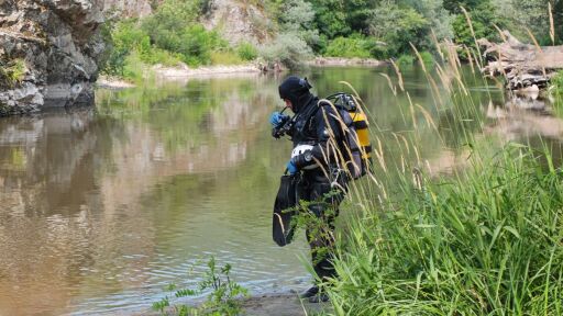 Мътна вода и труднодостъпни места: Все още без следа от второто издирвано дете в р. Струма