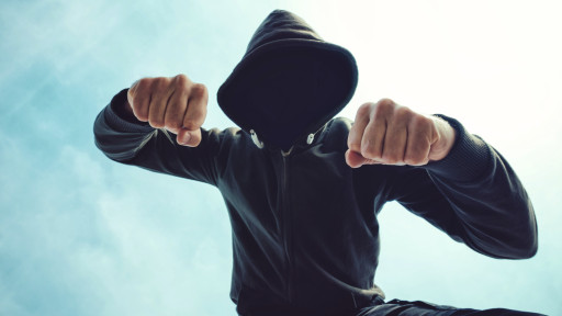 Пребиха 16-годишен в Смолян: Момчето е в болница с фрактура на черепа и комоцио