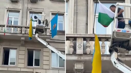 Бивш депутат щурмува с вишка Столична община, за да махне украинското знаме