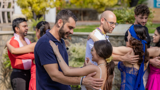 Снимка Целувка с един от ергените: 3 нови дами влизат тази седмица в „Ергенът“ с провокативна цел (СНИМКИ)