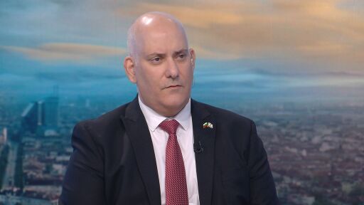 Посланикът на Израел: Иран иска да изстрелва по 10 000 ракети едновременно, няма защита срещу това