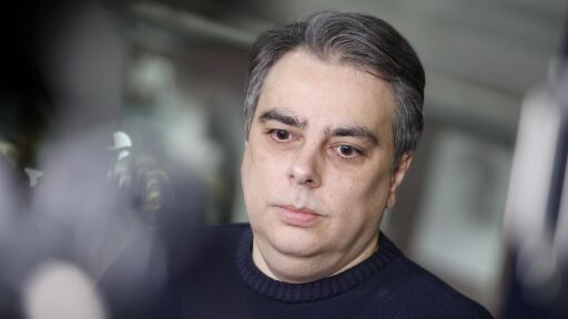 Асен Василев не изключи партньорство с формацията на Радев 