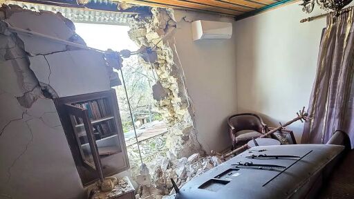 Училища в Гърция остават затворени след силния трус, църкви и домове са повредени (СНИМКИ)