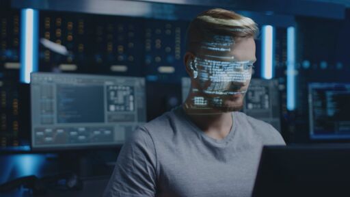 Да мамиш с изкуствен интелект: Епидемия от успешни измами за хиляди евро отчита КФН