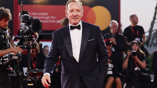 Снимка Кевин Спейси с извънсъдебно споразумение за обвинения в сексуални посегателства (СНИМКИ)