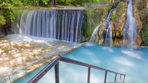 Скрит рай в Гърция, за който мнозина не знаят: Термален спа център, водопади и плуване срещу 3 евро