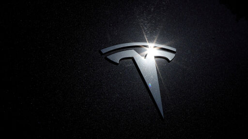 Tesla идва с три големи проекта за съхранение на енергия в България