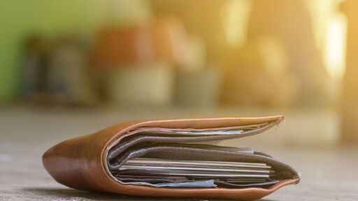 Две българки са задържани в Скопие за серия кражби и злоупотреба с банкови карти