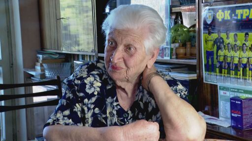 „Уморявам се, но ми е драго“: 90-годишна учителка от Стара Загора продължава на преподава
