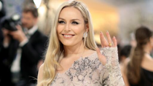 Сила на духа: Линдзи Вон блести с рокля за хиляди долари на Met Gala 2026 (ВИДЕО)