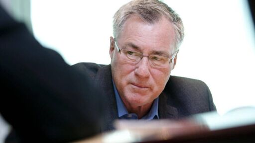 Запознайте се с милиардера, който натрупа богатство от злато и сребро