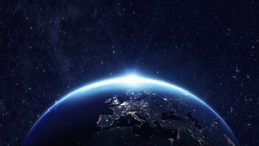 Към Земята лети голямо плазмено изхвърляне, ударът е възможен през следващите 24 часа 