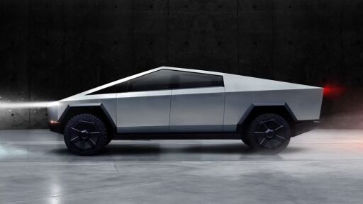 Tesla представи по-евтина версия на Cyberbeast