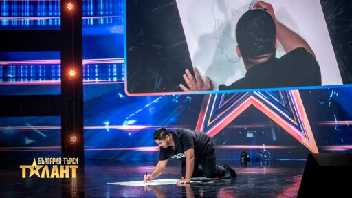 Самоукият художник Емануел Барика демонстрира уменията си