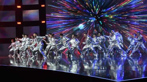 Танцьорите от Creators и фолклорната формация „Жарава“ отиват към големия финал на „България търси талант“