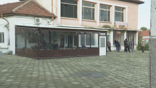 „Откъде пари? Никой не ми е предлагал“ и „Що за въпроси - къде не предлагат“: Висока активност на балотажа в Черногорово