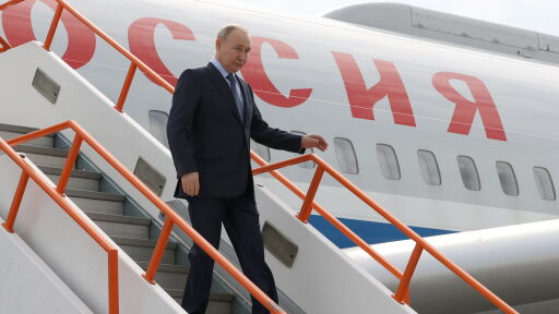 Полският външен министър: Не мога да гарантирам, че полски съд няма да разпореди да ескортираме самолета на Путин