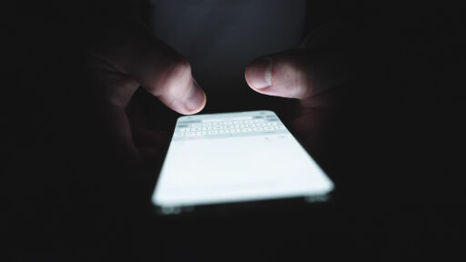 Брюксел иска да следи чатовете ви? Какво е Chat Control и защо искат да го приложат