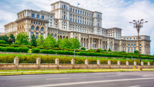 На 400 км. от София: Най-тежката сграда в света, по-голяма от пирамидите, има 1100 стаи и струва 1,75 млрд. долара