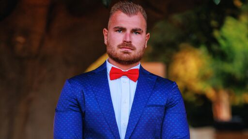 Валентин Петров
