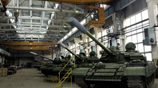Преструктурират два военни завода у нас, работниците в единия са без заплати от 4 месеца