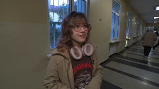 18-годишната Яна Мартинова от „Стани богат“ гласува за президент: „Машината е лесна за всеки“