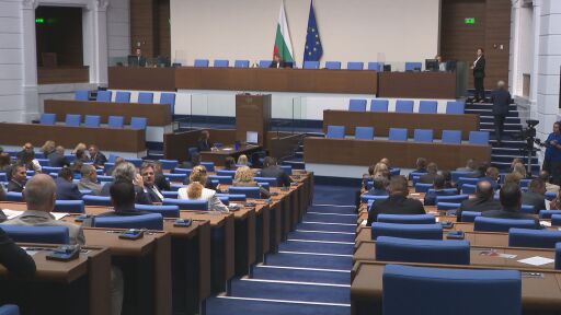 Напрежение в парламента: Бойкот в пленарната зала, кворум на ръба и отзвук на ескалацията пред НС
