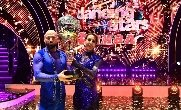 Неделя и Атанас вдигнаха шампионската купа в „Dancing Stars“ по bTV