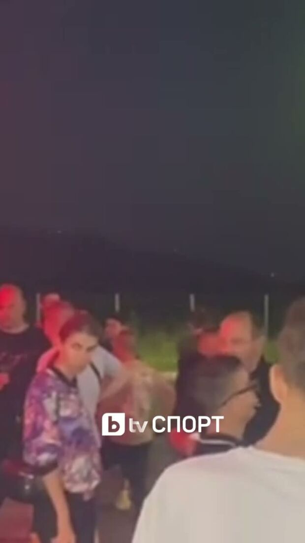 Пълна проверка и обиск за футболните фенове на границата с Гърция.