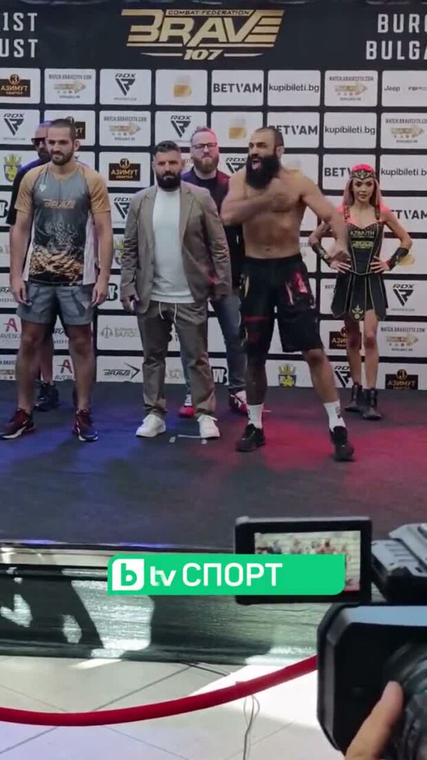 Павел Владев се завръща в клетката!