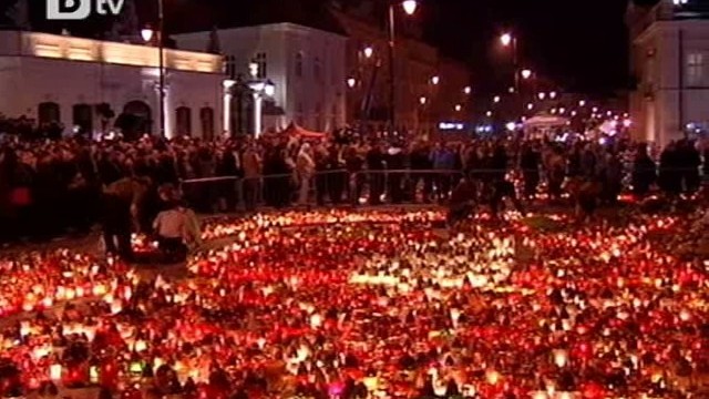 Снимка: Поляците - дисциплинирани в скръбта си