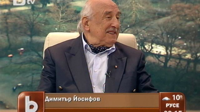 Снимка: Един от първите естрадни изпълнители у нас празнува повече от половин век на сцената