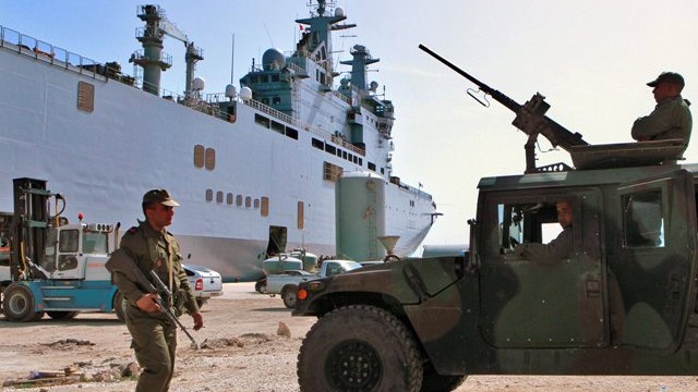Снимка: Отвлеченият край Либия български моряк се прибира