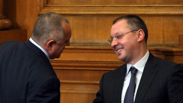 Снимка: Станишев пита за 